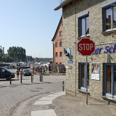 Ferienwohnung Zum Yachthafen Варен Екстериор снимка
