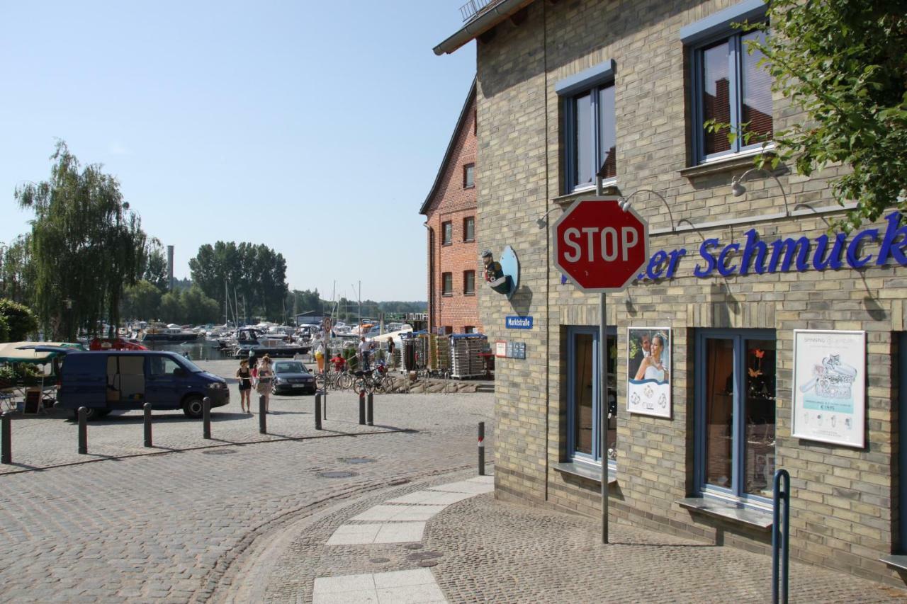 Ferienwohnung Zum Yachthafen Варен Екстериор снимка