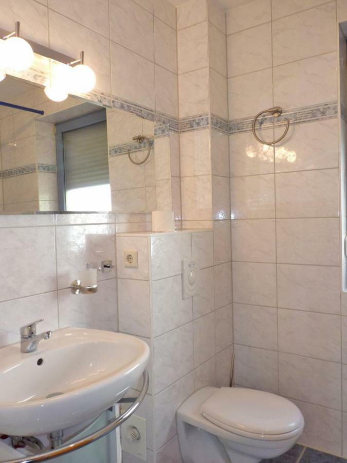 Ferienwohnung Zum Yachthafen Варен Екстериор снимка